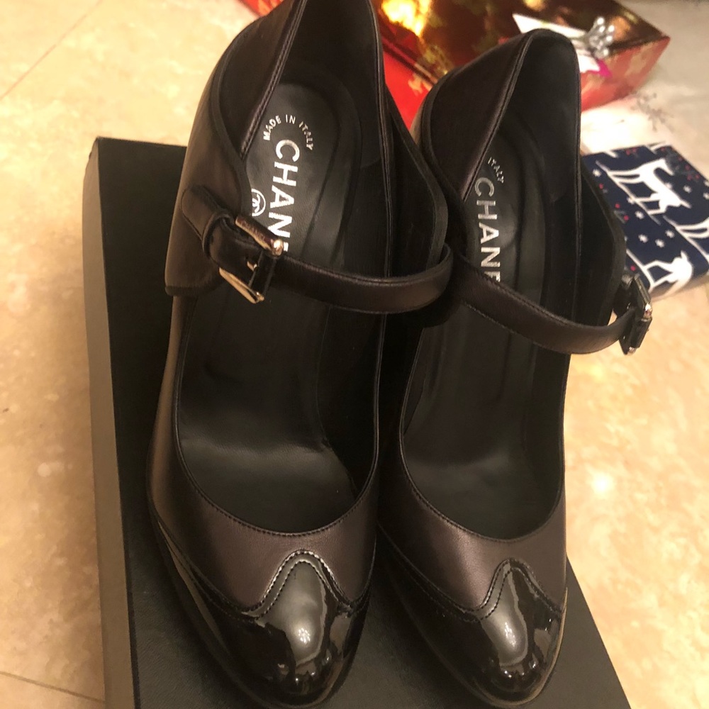 Chanel heels size 39